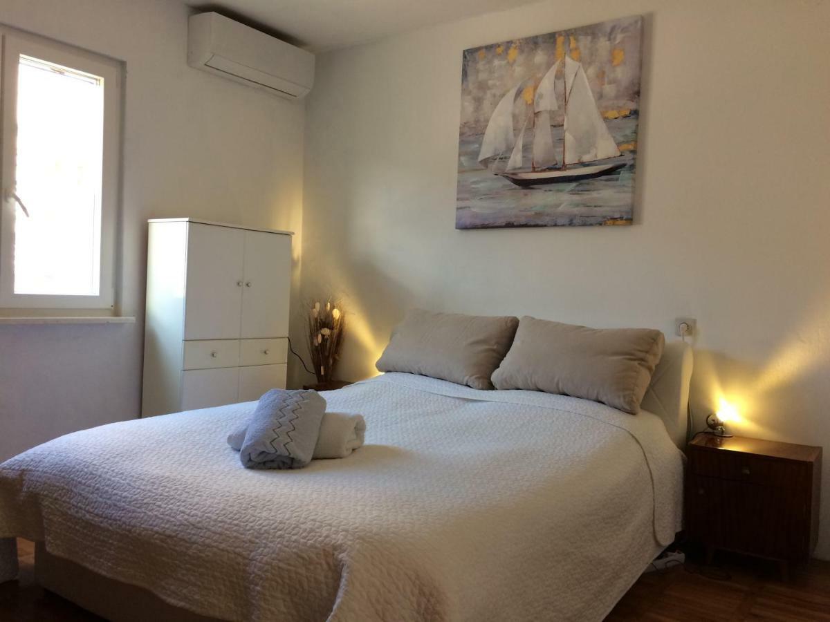 Apartment Marina Komiža Extérieur photo